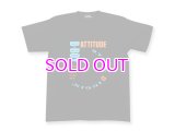 SD "ATTITUDE" TEE 