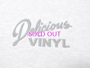 画像2: DELICIOUS VINYL HORIZONTAL LOGO EMBROIDERED TEE