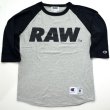 画像1: RAW BIG LOGO 5.2 OZ. RAGLAN T-SHIRT (1)