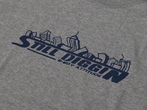 画像: STILL DIGGIN' "CLASSICAL LOGO" TEE